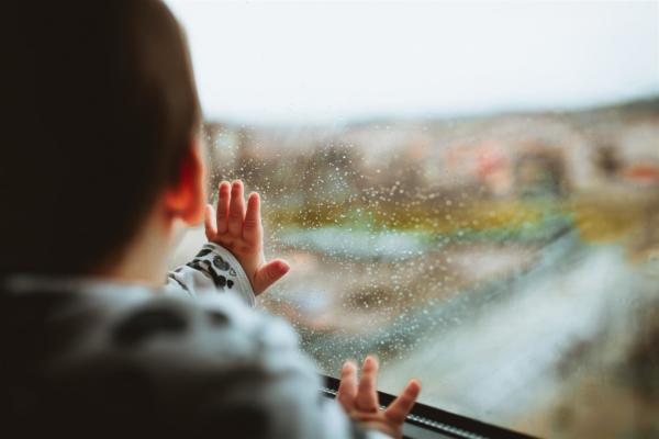 Emergency fostering - Tracy and Wayne's story